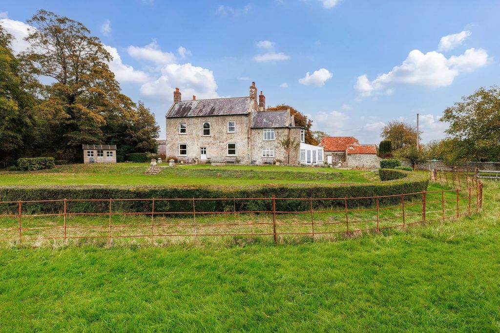 Additional image 2 of 5 bed property for saleCharnage, Mere, Warminster, Wiltshire BA12