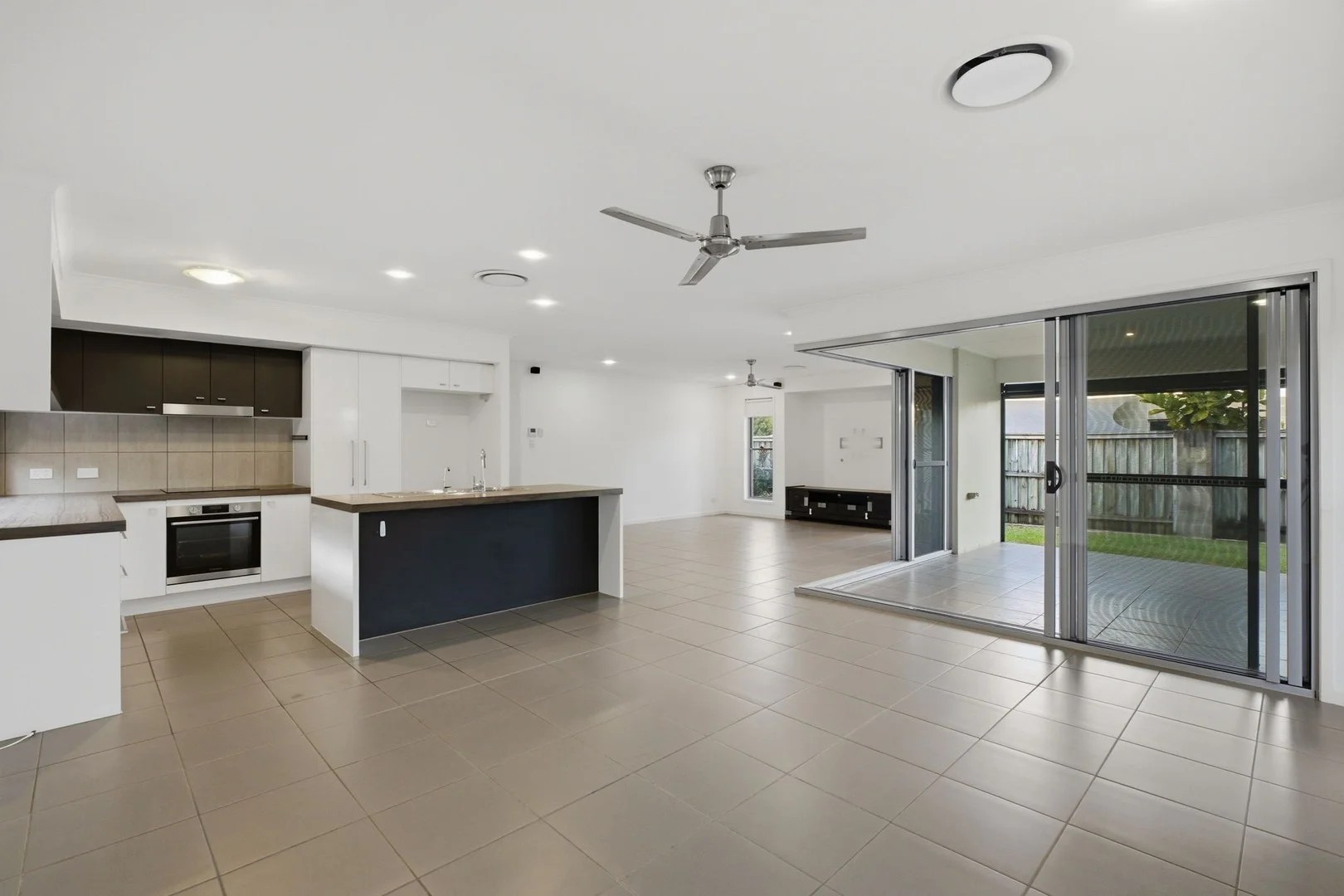 16 Citrus Grove, Little Mountain QLD 4551