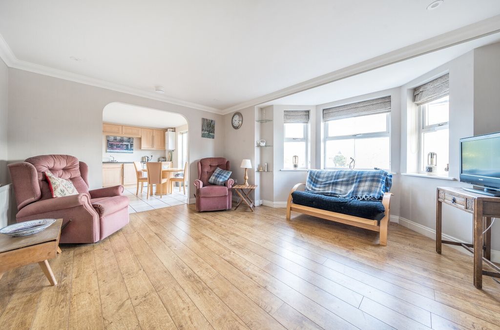 Additional image 2 of 3 bed flat for saleMarshall Square, Banister Park, Southampton, Hampshire SO15
