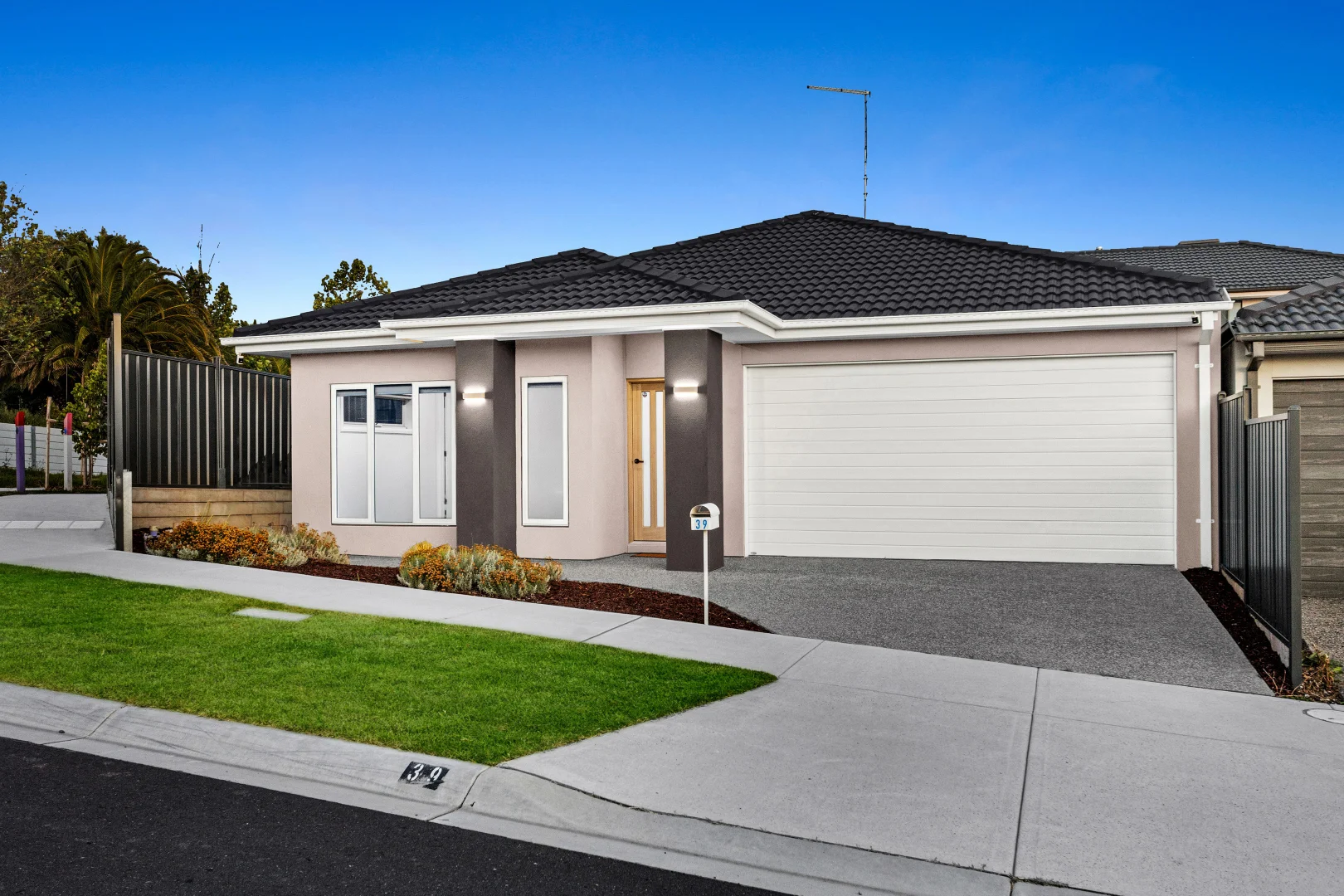 39 Dangelo Avenue, Officer VIC 3809 photo 3