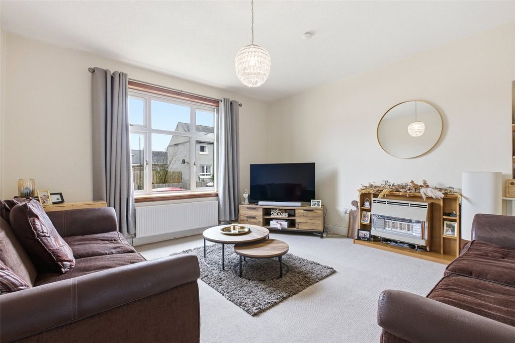 2 bed flat for saleStation Road, Bannockburn, Stirling FK7 photo 2