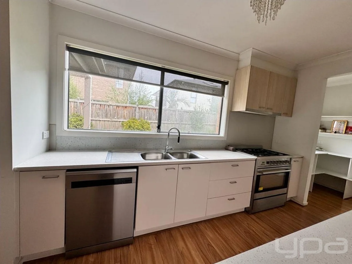 16 Calvert Place, Point Cook VIC 3030 photo 3