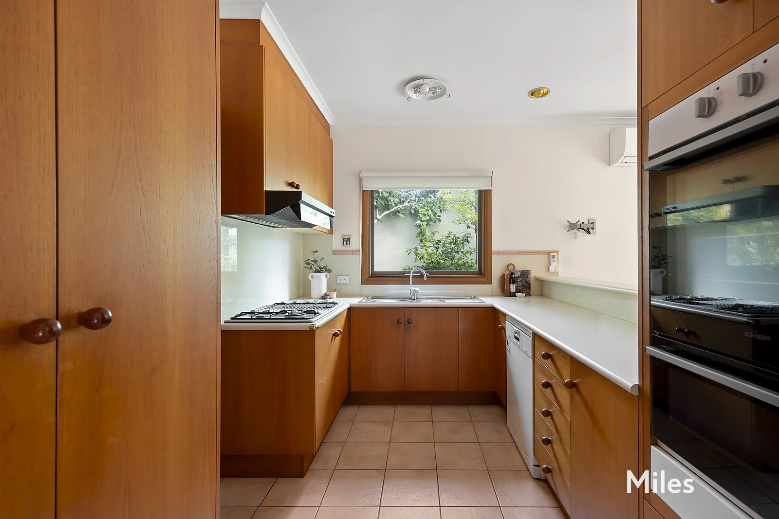 Additional image 6 of 1/94 Locksley Road, Ivanhoe VIC 3079