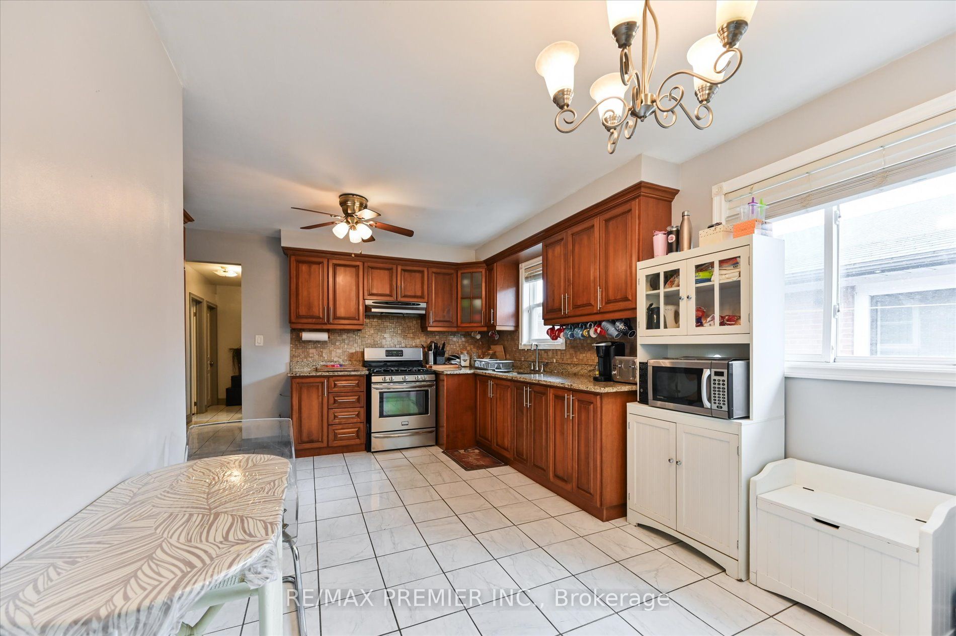 Additional image 3 of 39 Jocada Road, Toronto, ON, M6L 2J4