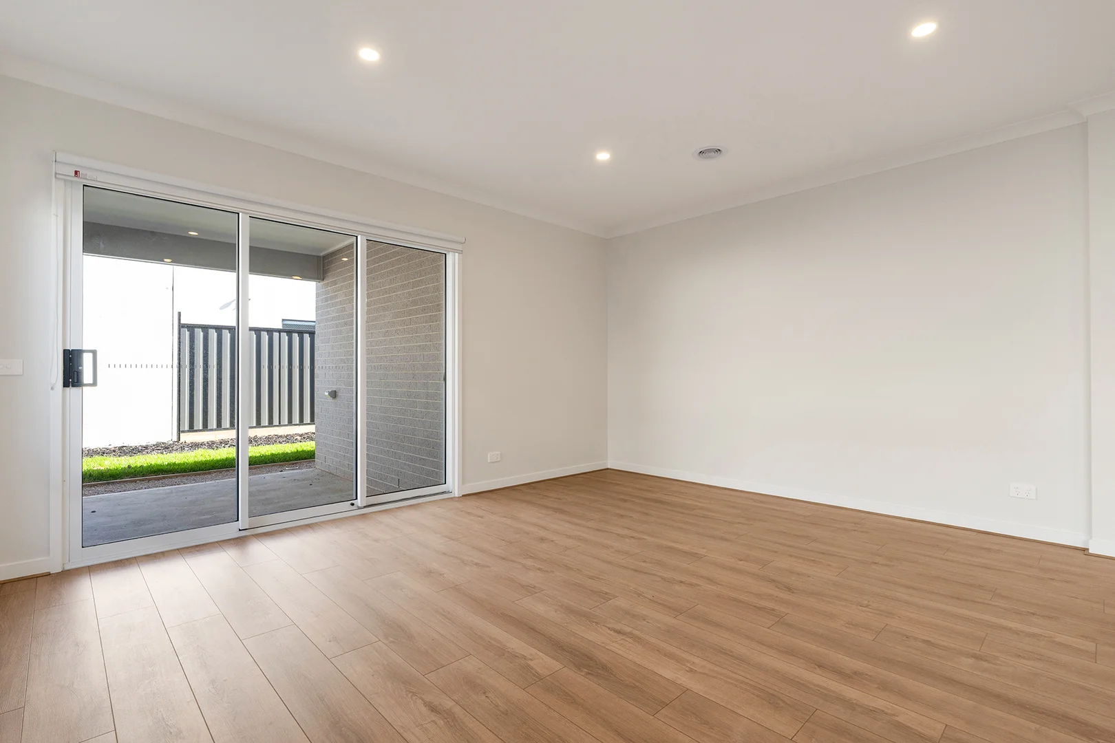 9 Slender Way, Mickleham VIC 3064 photo 5
