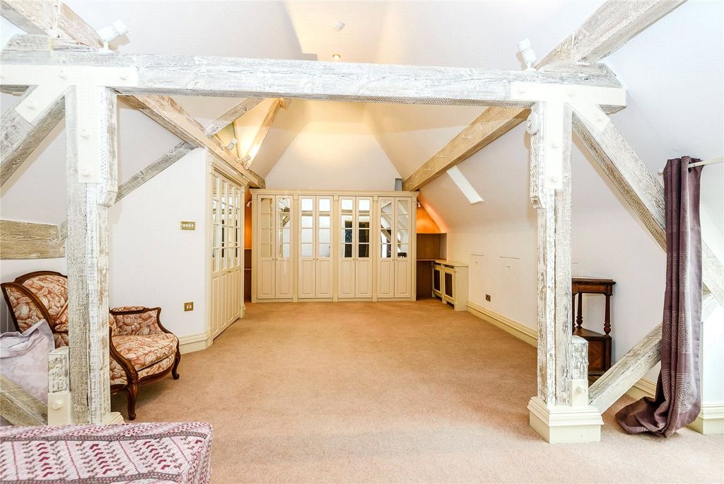 Additional image 8 of 4 bed flat for saleWyfold Court, Kingwood, Henley-On-Thames, Oxfordshire RG9