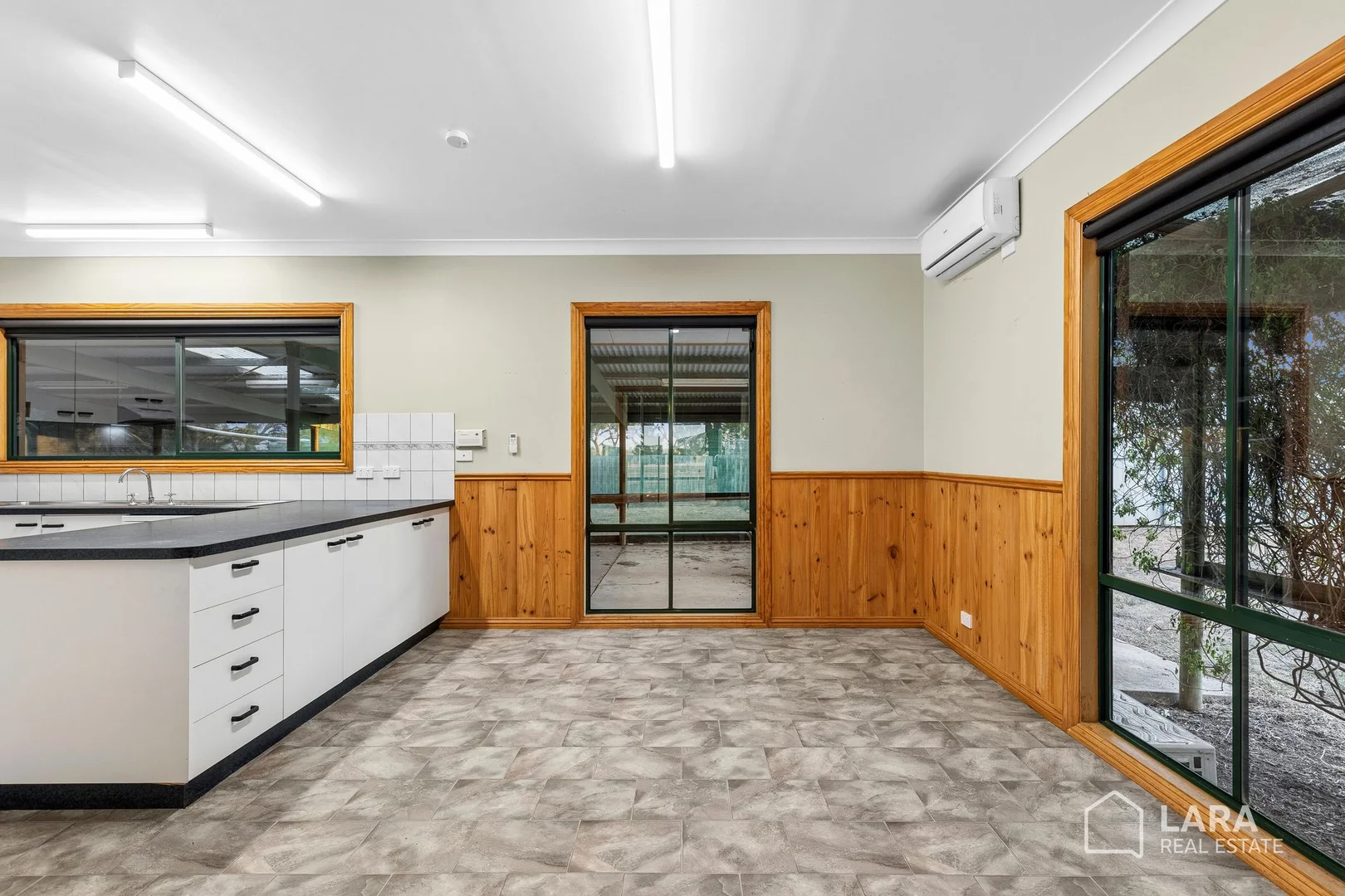 Additional image 11 of 165 Duggans Lane, Lara VIC 3212