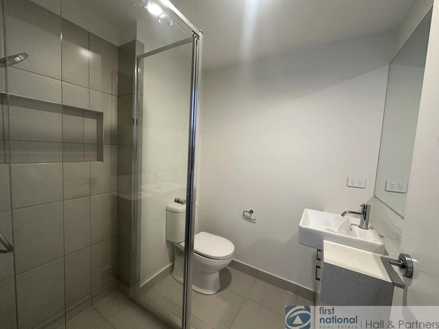 57 Tomatina Way, Berwick VIC 3806 photo 3