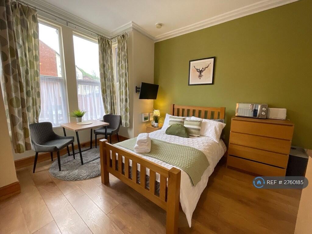 Station Street, Cradley Heath, B64