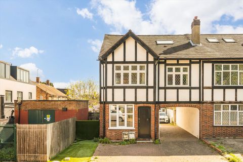 St. James's Drive, Tooting SW17