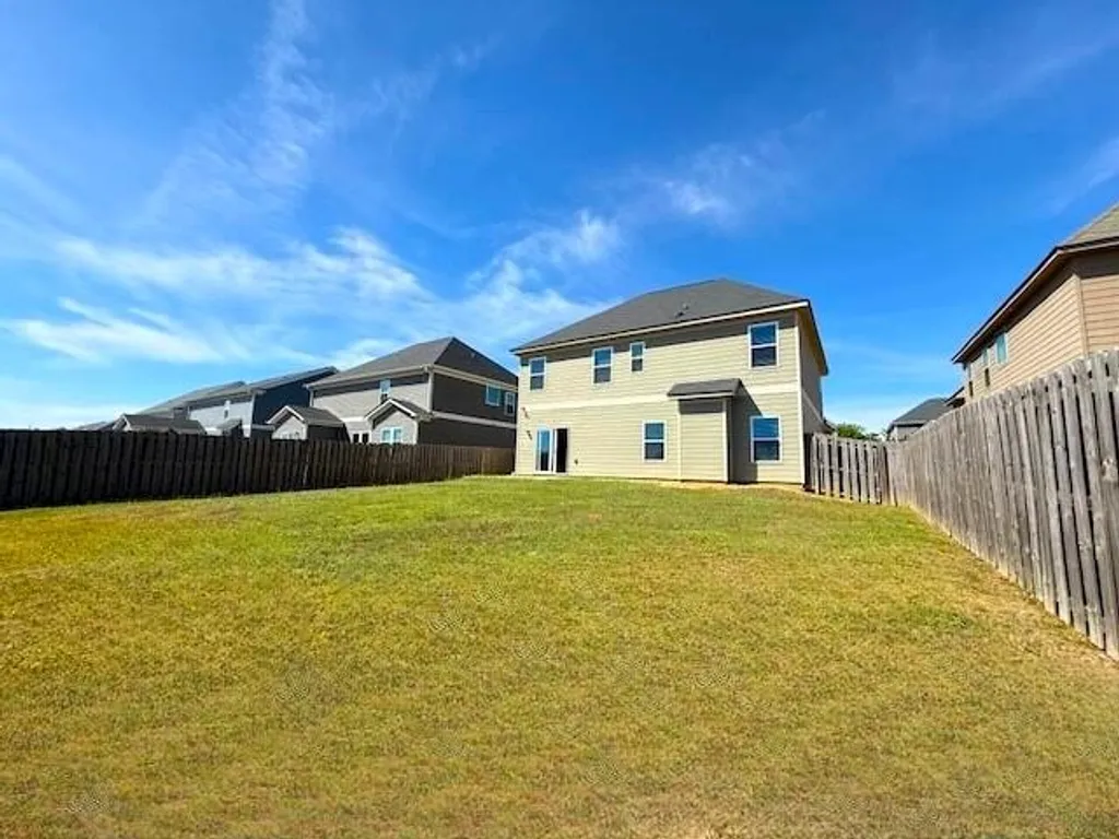 190 Red Oak Place, Smiths Station, AL 36877