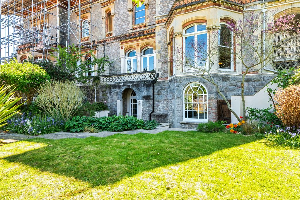 3 bed flat for saleGarden Flat, Sambourne, Sea Walls Road, Bristol BS9
