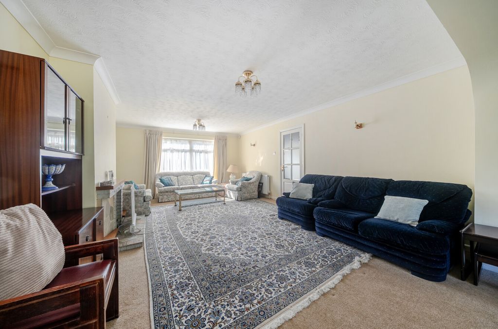 Additional image 2 of 4 bed detached house for saleBassett Heath Avenue, Bassett, Southampton, Hampshire SO16