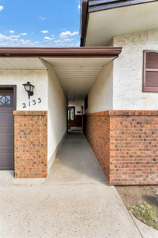 Additional image 5 of 2133 8 Avenue NE, Medicine Hat, AB, T1C1L2