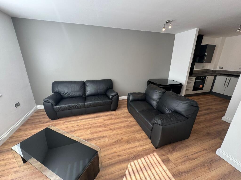 Mint Drive, Hockley, B18 photo 5