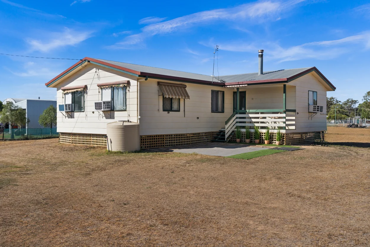 2 Peter Street, Leyburn QLD 4365