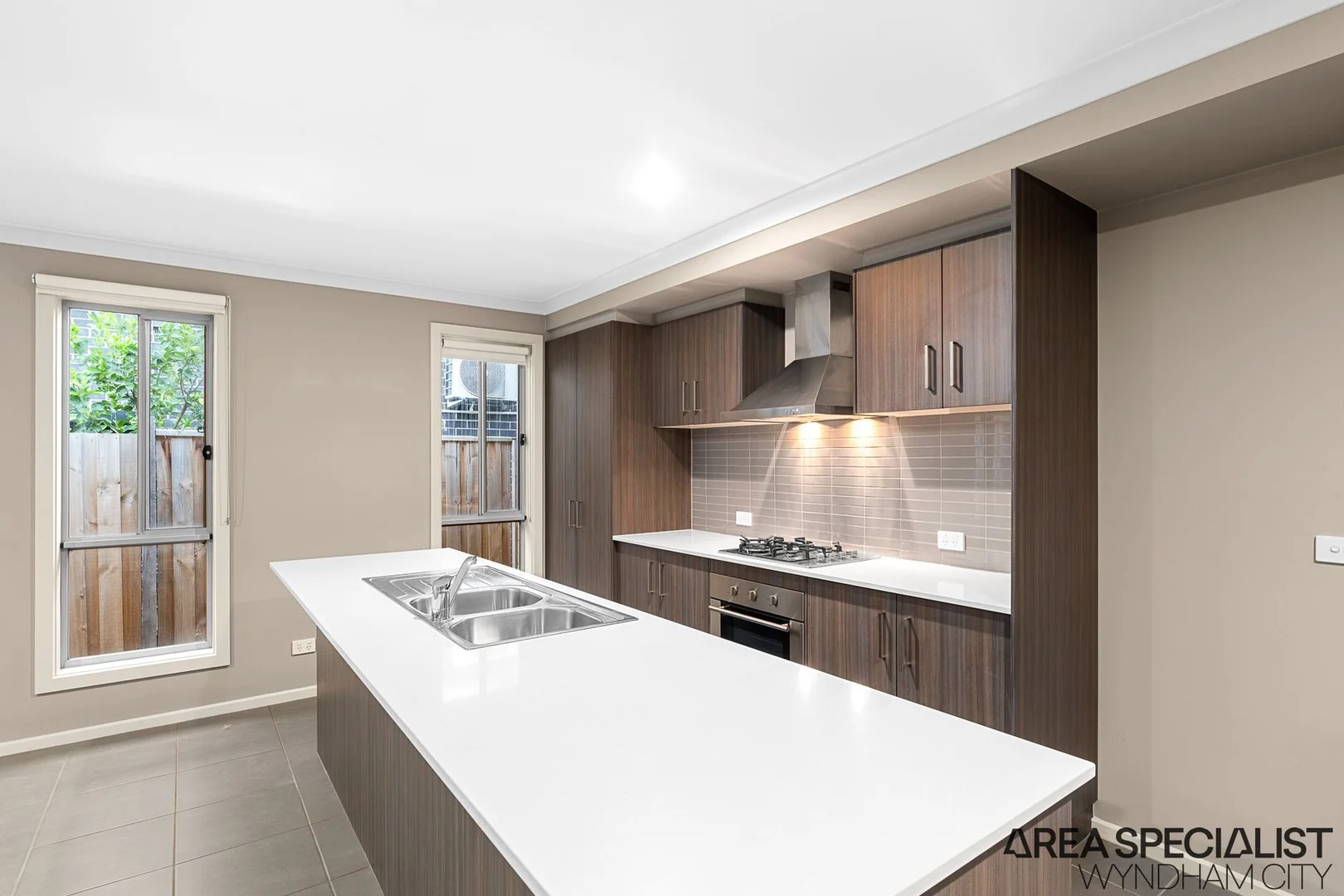 10 Harker Esplanade, Tarneit VIC 3029 photo 5