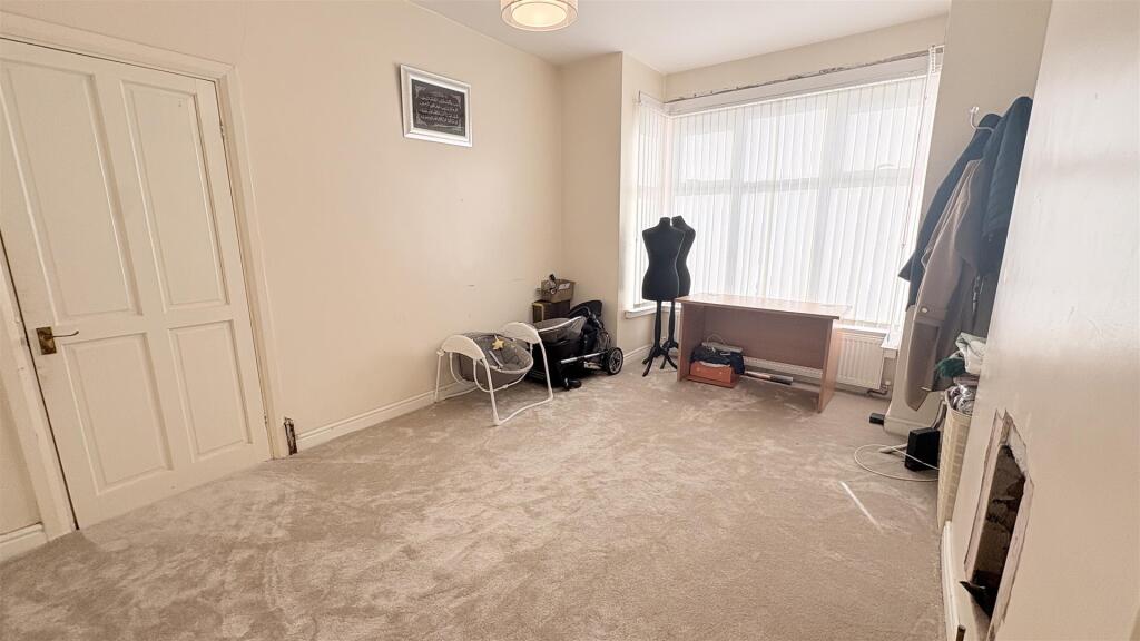 Oakwood Road photo 4