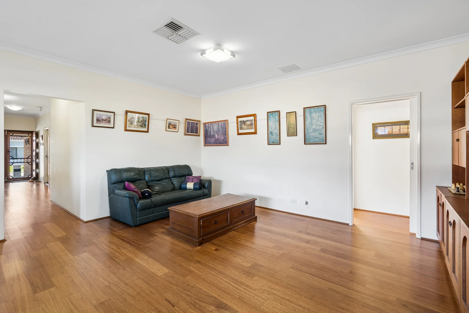 Additional image 10 of 30 Claridge Circle, Thornlie WA 6108