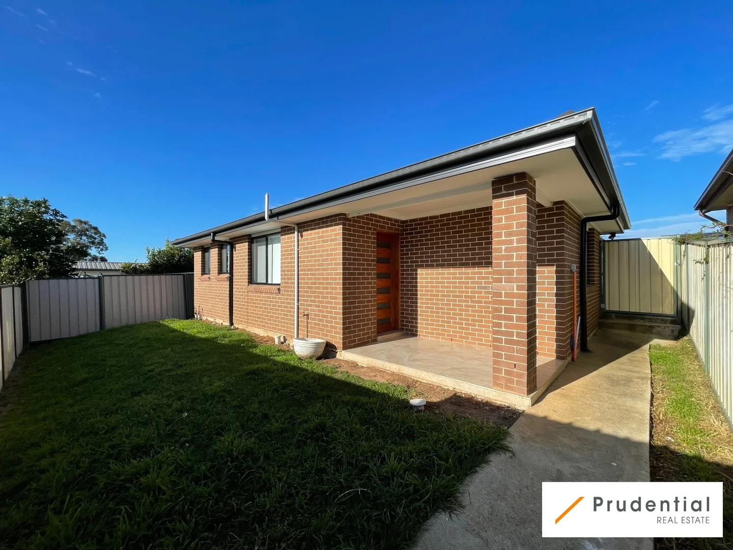 34A Lorenzo Cre, Rosemeadow NSW 2560