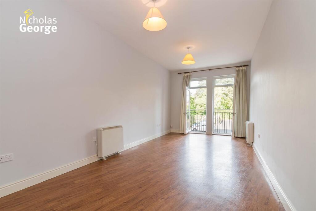 Park Gate, Alcester Road, Moseley, B13 8HS photo 4