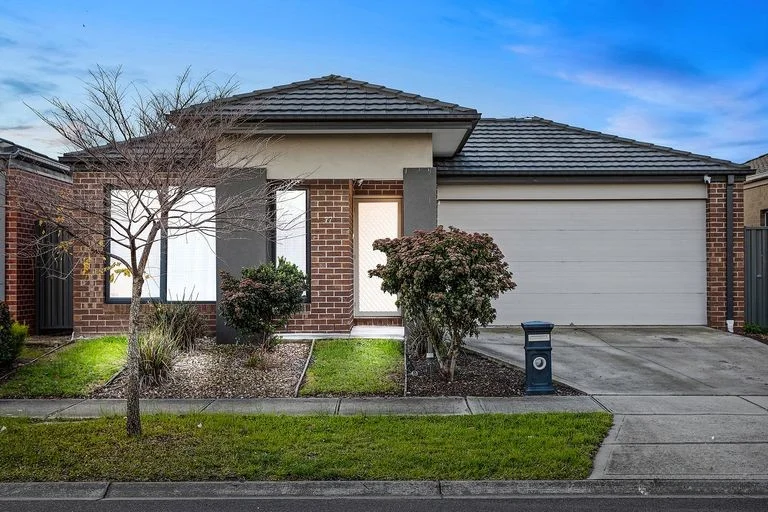 77 Kennedy Parade, Roxburgh Park VIC 3064