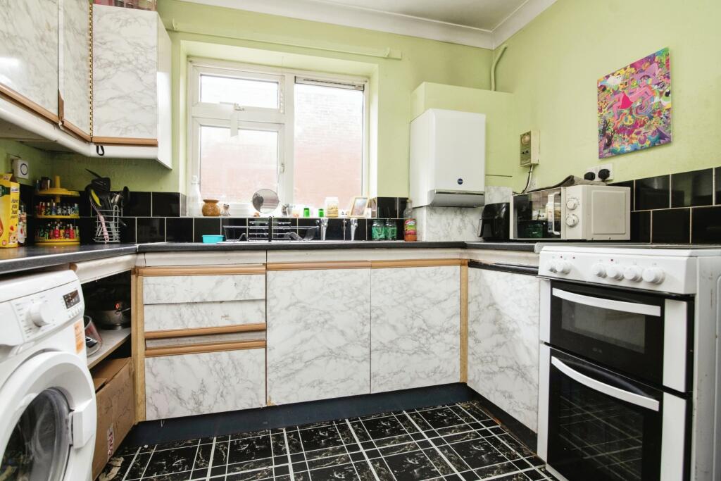 Haden Hill Road, Halesowen, B63 photo 5