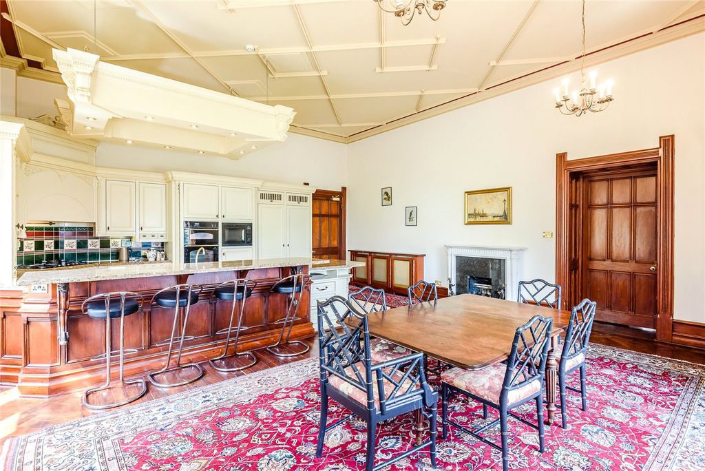 Additional image 6 of 4 bed flat for saleWyfold Court, Kingwood, Henley-On-Thames, Oxfordshire RG9