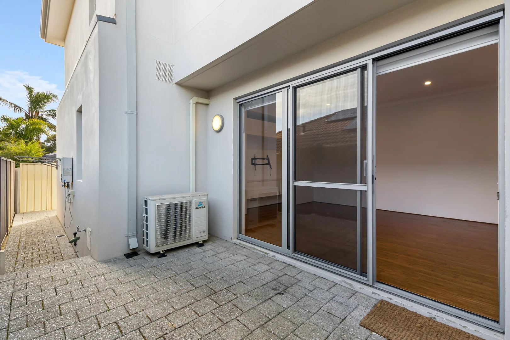 Additional image 9 of 2/151 Huntriss Road, Doubleview WA 6018
