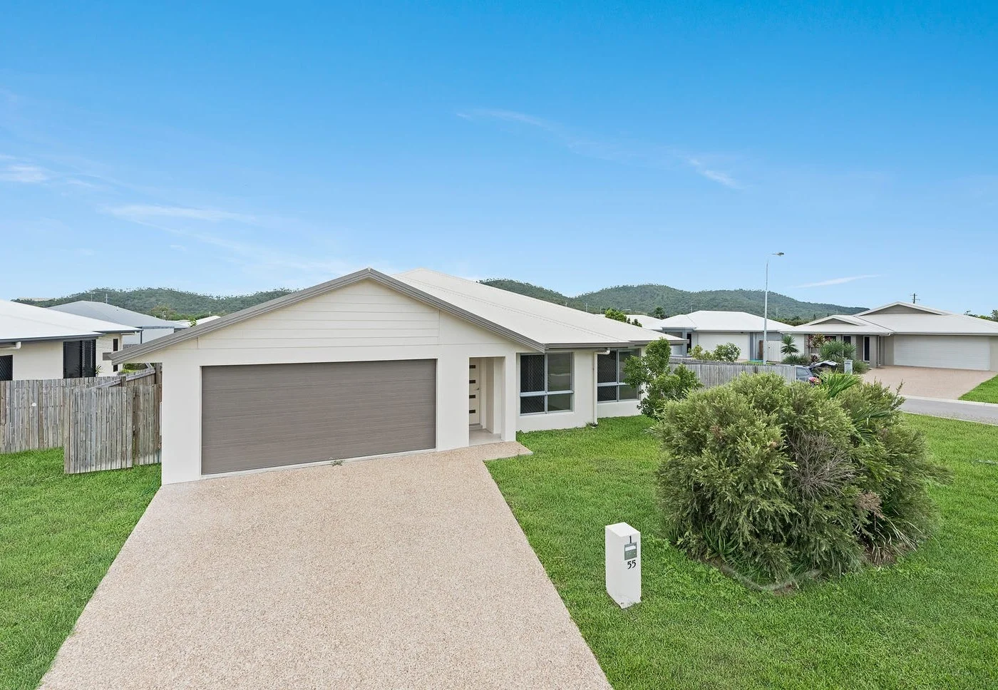 2/55 Gadsden Loop, Mount Louisa QLD 4814
