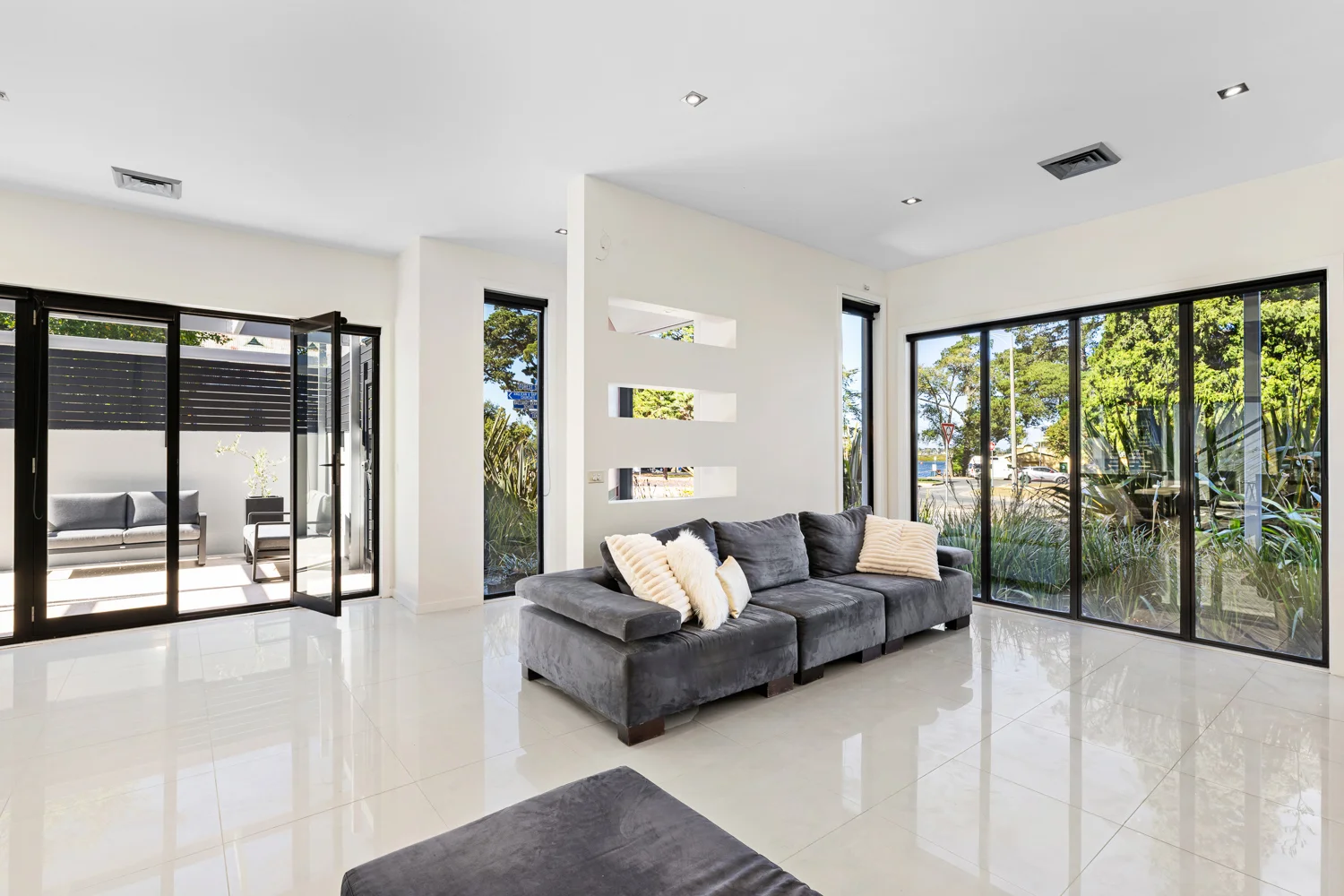 Additional image 3 of 500 Wendouree Parade, Lake Wendouree VIC 3350