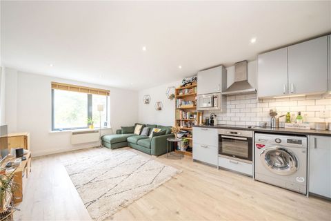 Clapham Park Road, London SW4