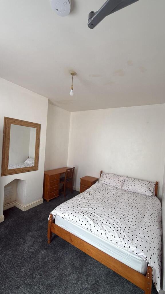 Room Available in, Alcester rd, Moseley B13
