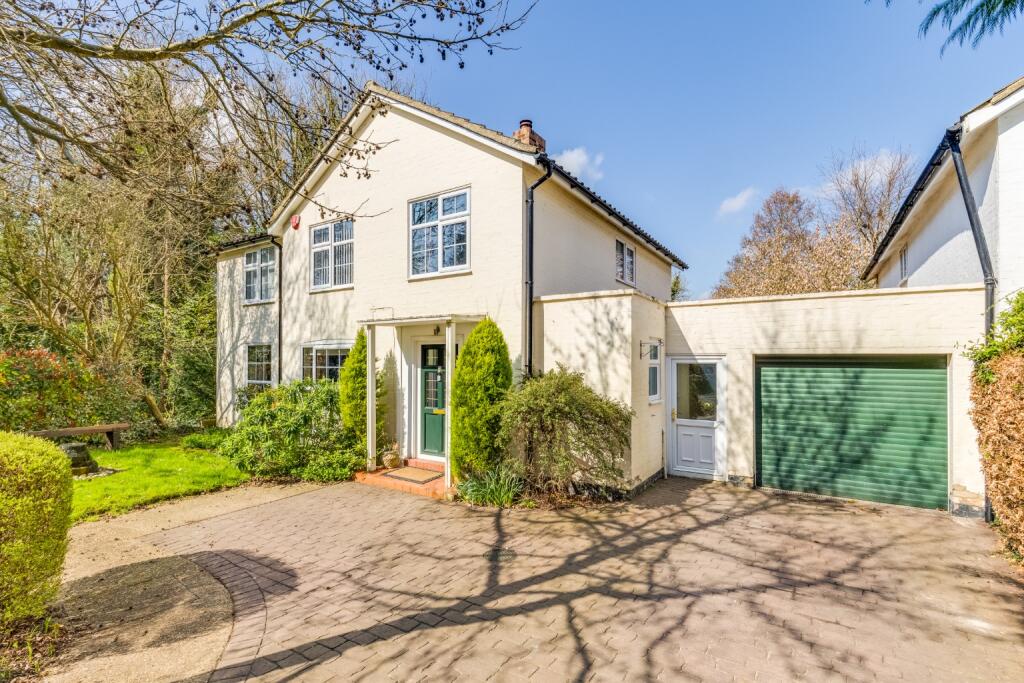 Crossway, Welwyn Garden City, Hertfordshire, AL8
