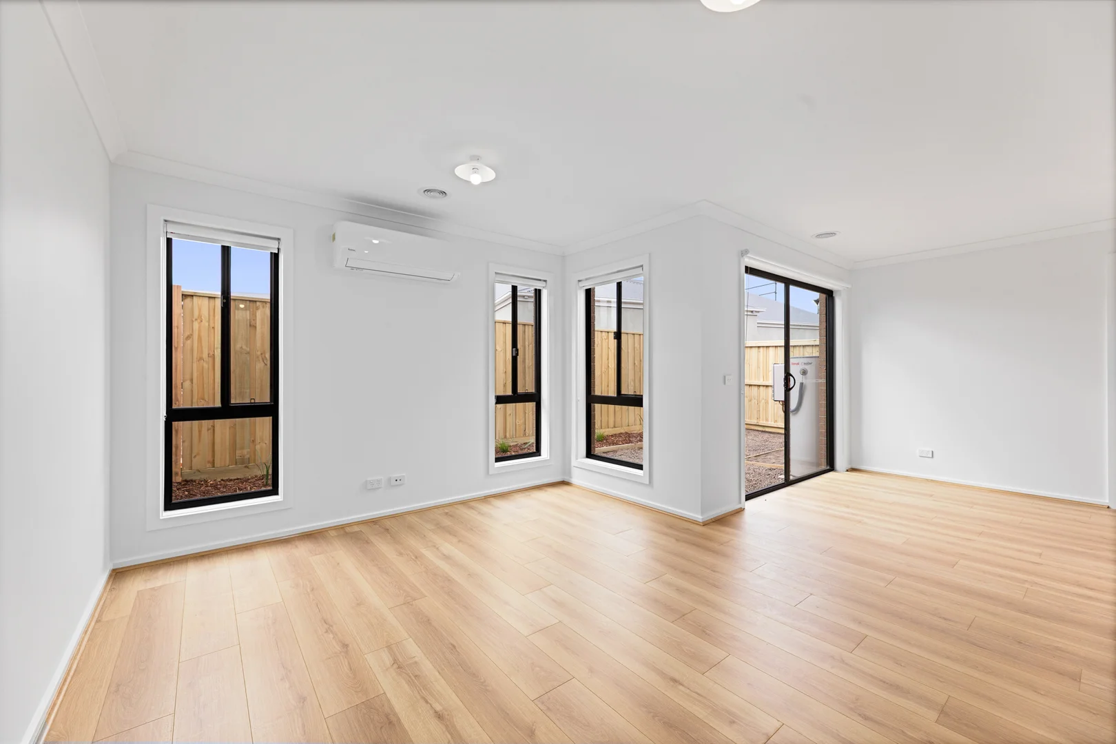53 Lucania Cres, Tarneit VIC 3029 photo 5