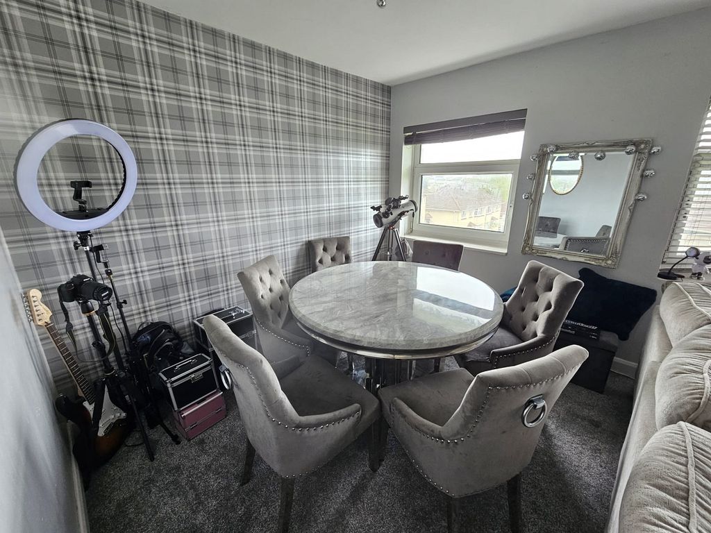 Additional image 4 of 2 bed flat for saleLime Grove, Neath, Neath Port Talbot. SA11