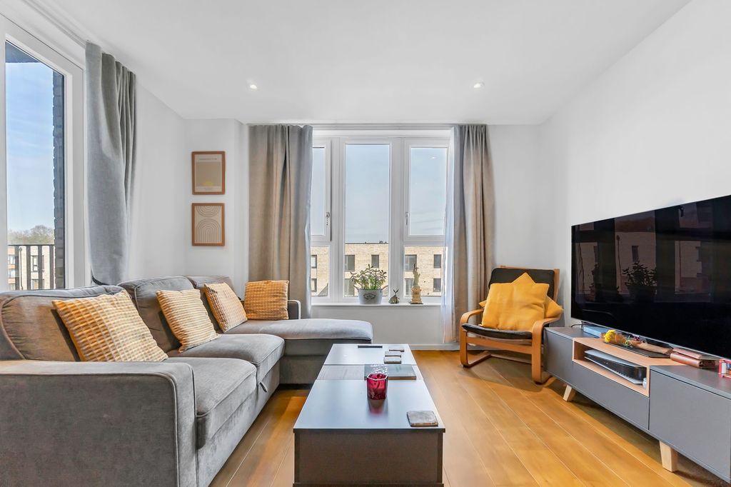 Additional image 3 of 2 bed flat for saleRunway Avenue, Patchway BS34