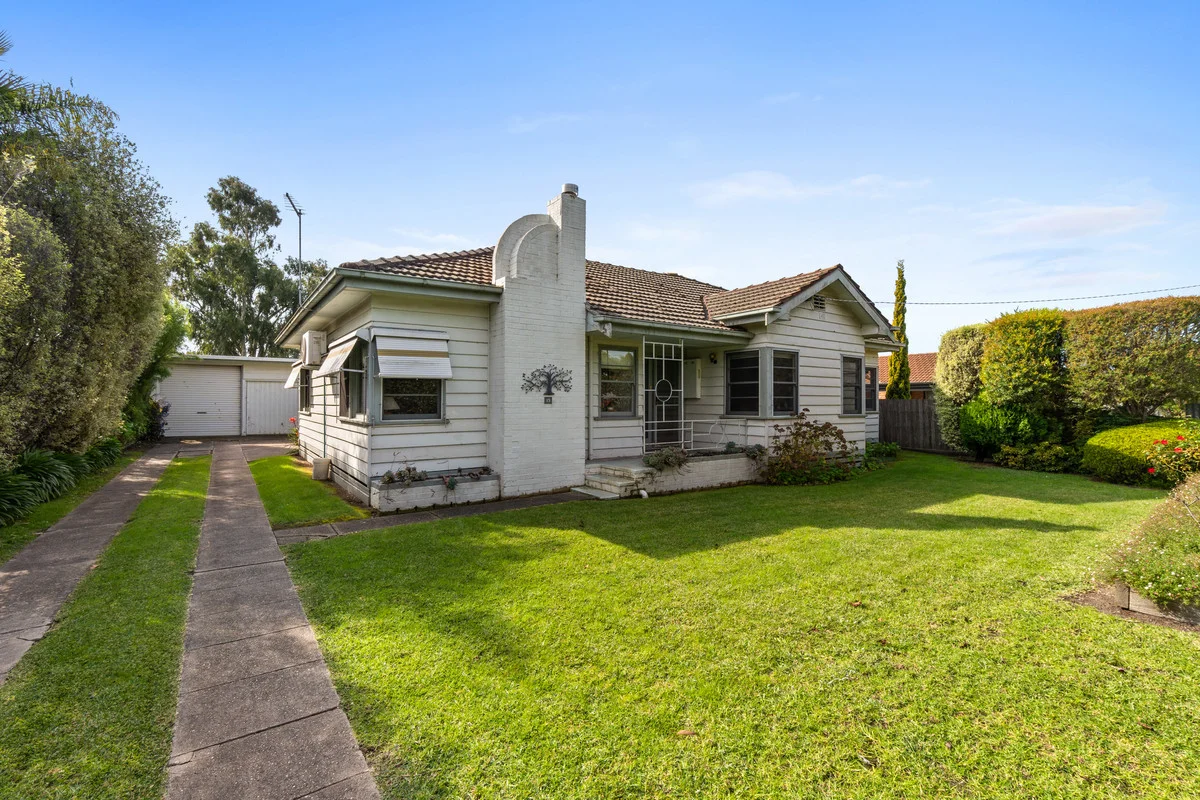 15 Maffra Road, Heyfield VIC 3858