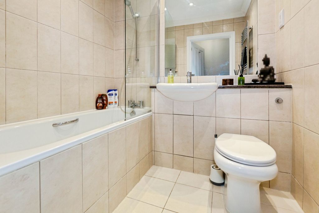 Additional image 18 of 2 bed flat for saleShoppenhangers Road, Maidenhead, Berkshire SL6