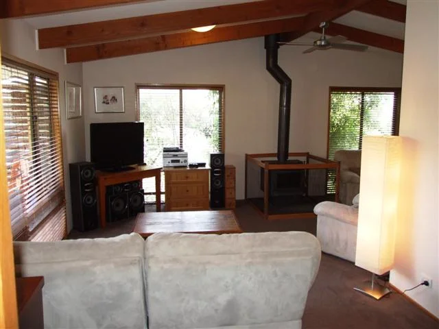 Additional image 2 of 10 Leslie Avenue, Cowes VIC 3922