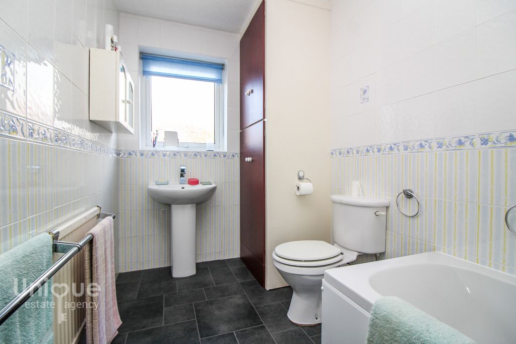 Additional image 9 of 2 bed flat for saleRaeside Court, 53 The Boulevard, Lytham St. Annes FY8