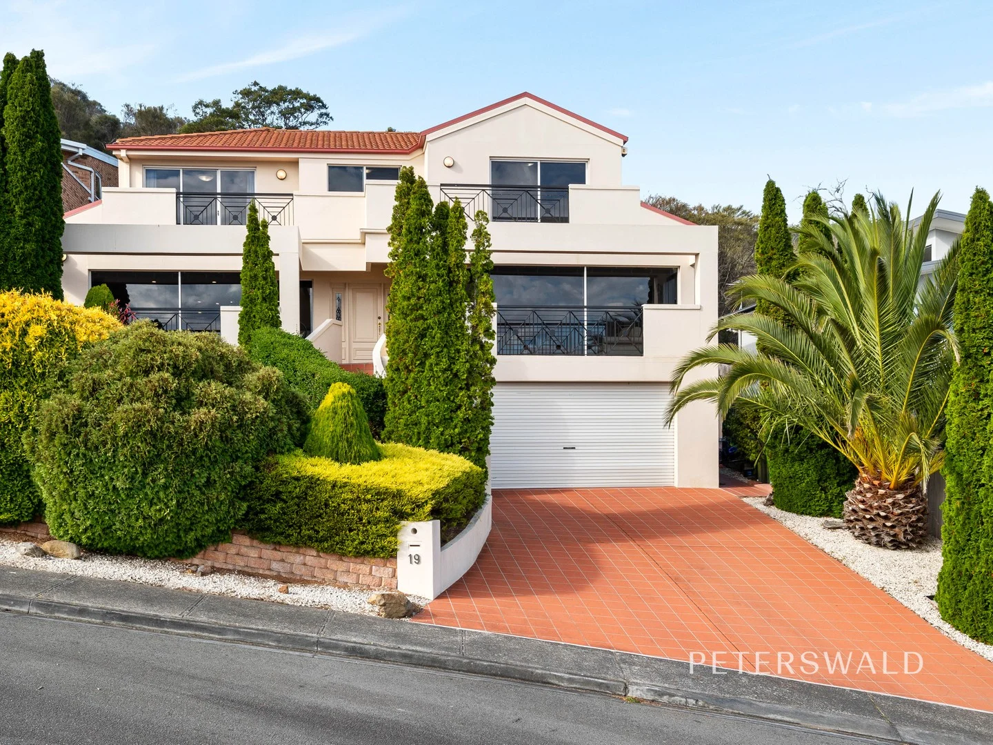 19 Fairisle Terrace, Howrah TAS 7018