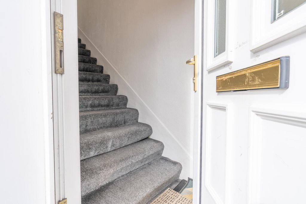 Additional image 2 of 3 bed flat for saleMotherwell Road, Bellshill ML4