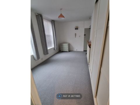 West Didsbury, Manchester M20, Studio to rent