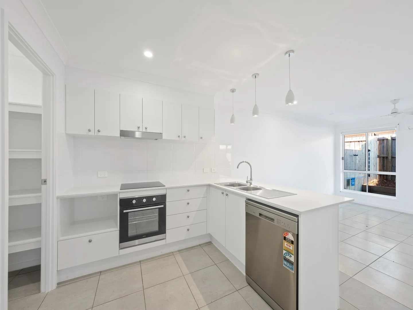2/7 Kaytons Street, Drayton QLD 4350 photo 2