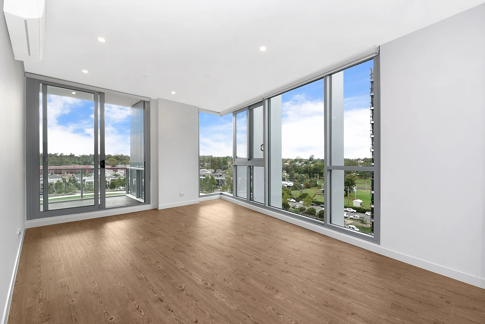 107/8 Aviators Way, Penrith NSW 2750 photo 4