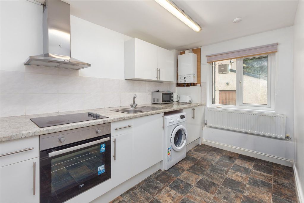 Additional image 5 of 3 bed flat for saleAshton Road, Lancaster LA1