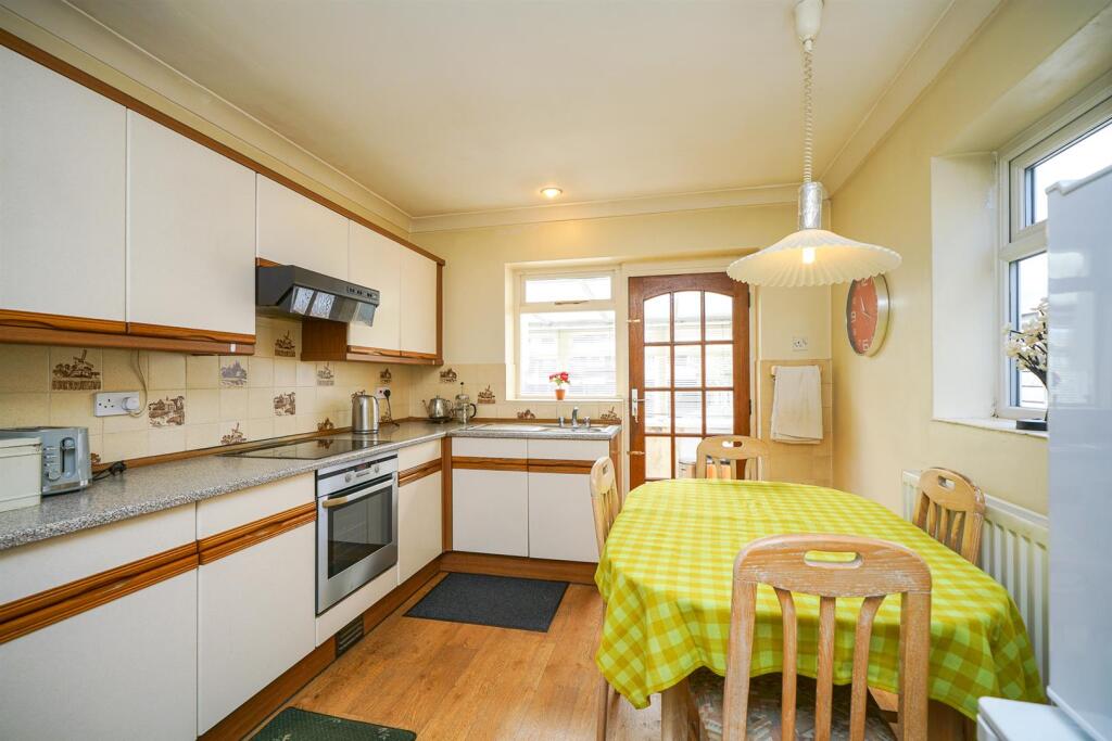 Foxcroft, St. Albans photo 3