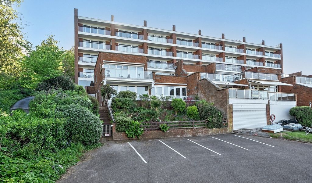 2 bed flat for sale24 Dunmore Court, Dunmore Drive, Shaldon, Devon TQ14