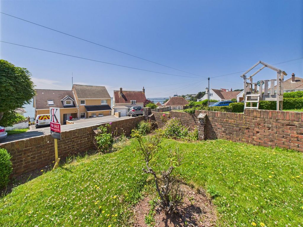 2 bed detached bungalow for salePointfields Crescent, Hakin SA73 photo 2